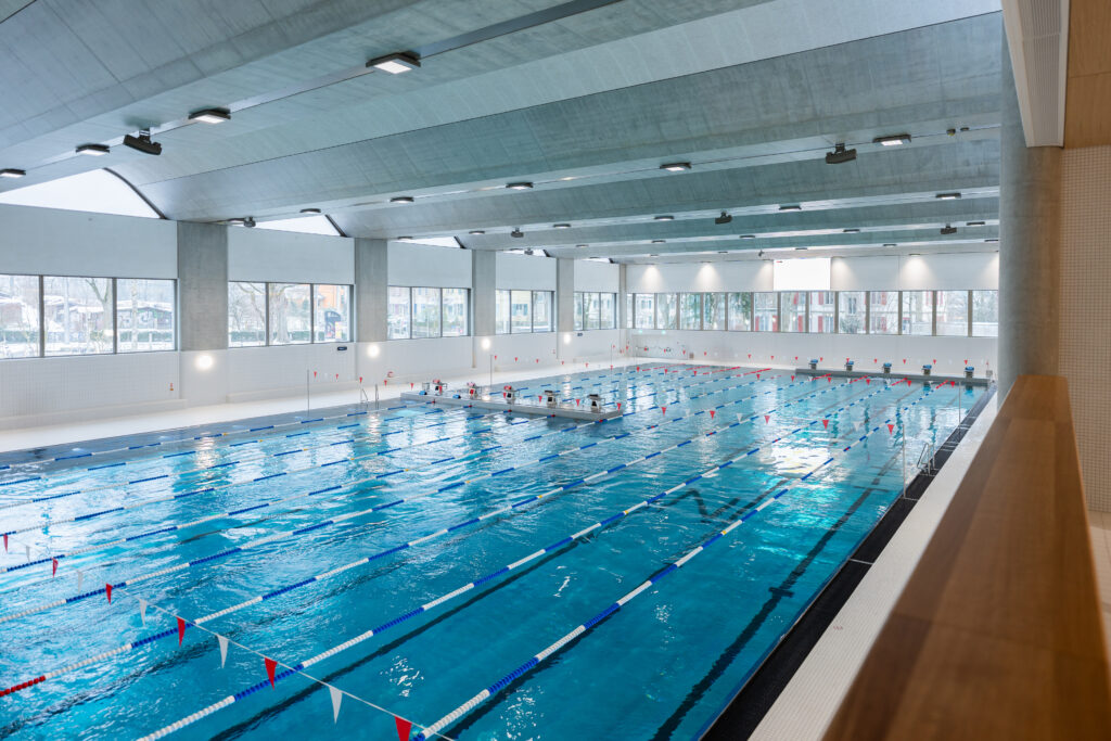 50-Meter-Schwimmbecken in der Schwimmhalle Neufeld.